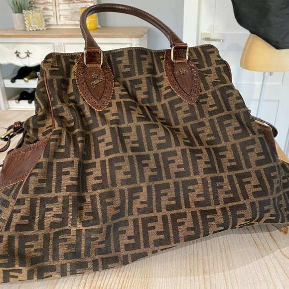 Large FENDI Zucca Canvas & Leather Chef du Jour - Picture 3 of 17